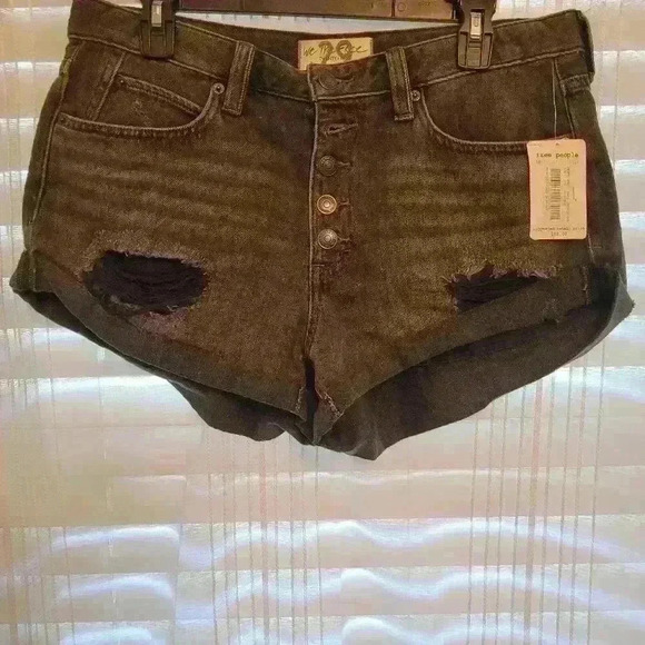NWT Women's Free People black denim shorts, sz 6/8 (29), $20 - Picture 4 of 5